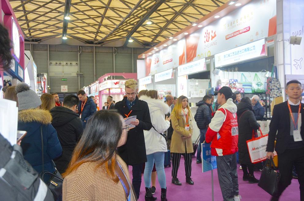 华交会图片二.jpg 华交会图片二.jpg