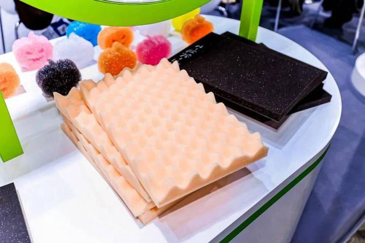 发泡材料1.jpg 发泡材料1.jpg